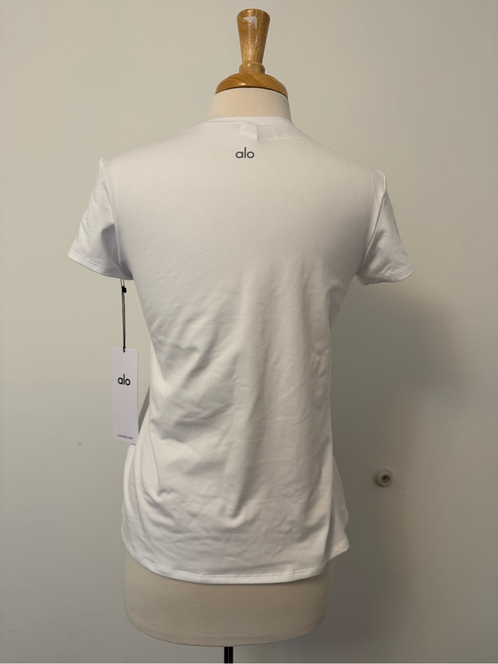 Alo NWT Women's White Short Sleeve Tee